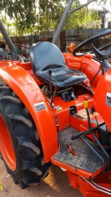 ขาย L3008 4WD พร้อมใบมีดหน้า รถสีเดิมคับ พร้อมใช้งาน