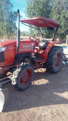 รถไถ 47 แรงอุปกร 2 ชิ้น    ยีห้อตราช้าง   รถปี 54    ช.ม 1800  นิดฯฯ  พร้อมลุยงาน ราคาเบา ฯ   360000 บาท ทะเบียนพร้อม  ( ดูรถก่อนต่อคับ ) ดูรถ จ . อำนาจเจริญ   วันทูคอล 098 668-3479 dtac 094 283-9369 สิทธิ์ คับ