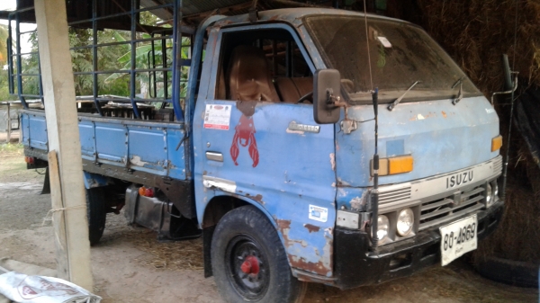 ขายตามสภาพรถสี่ล้อกลางเครืองเสียทะเบียนขาดปี54ราคาถูก