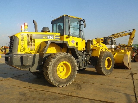 เข้าใหม่ครับ รุ่นใหม่ๆเลย KOMATSU WA320-6 นำเข้าจากญี่ปุ่น โทร.090-986-2521 อ๊อบ