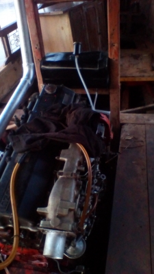 ขายด่วนที่สุดเครื่องพร้อมห้อวเกียอีซูซุ6rb1. 275 แรงม้า