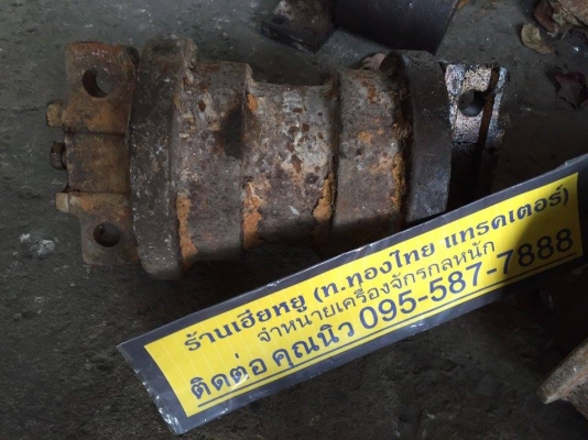 โรลเลอร์ KOMATSU PC100-1-2 ของเก่า ราคา 2,000 บาท (ราคาคุยได้)
