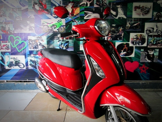 ( ผ่อนได้ดาวน์ 2900 บาท) Grand filano.สีแดง สวยโดดเด่น มาพร้อมของแต่งรอบคันจากศูนย์ 40900