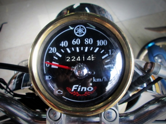 Fino คลาสสิค รุ่นขายดี สีดำนํ้าตาล เกย์แยก เครื่องยนต์เดิมๆ แถม 3 รายการ