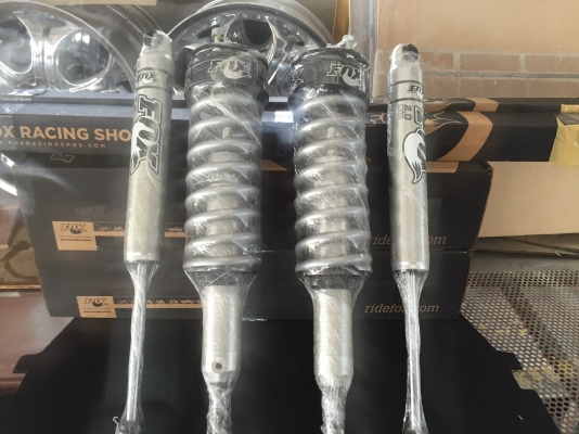 ต้องการขายโช้คFox Racing ใส่วีโก้หรือรีโว่ได้ครับ