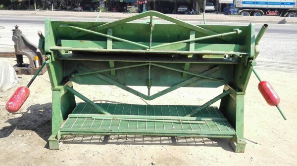 ** SOLD ** เครื่องพับมือโยกรุ่นหนัก CHICAGO 6 ฟุต 180 cm ฟันถอดได้งานนอกสภาพสวยพร้อมใช้งาน