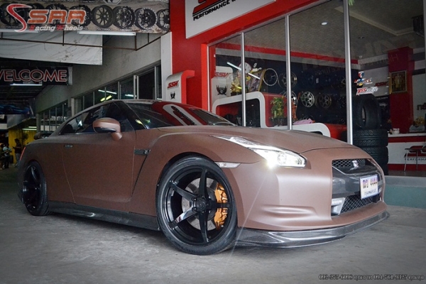 Continental ContiSportContact 5P MO 285/35R20 เส้นละ 12,800 บาท