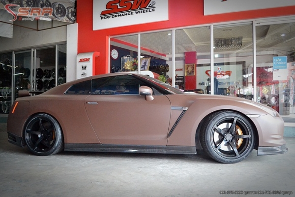 Continental ContiSportContact 5P MO 285/35R20 เส้นละ 12,800 บาท