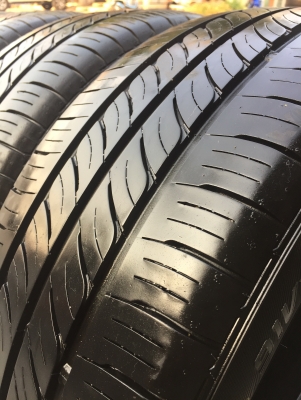 ยาง Dunlop 205-55-16 ปี 15 ครบชุด 4 เส้น 3500  สภาพสวยๆไม่บวมไม่กินข้าง ดอกยางเหลือเยอะเอาไปวิ่งกันใด้อีกยาวค่ะ