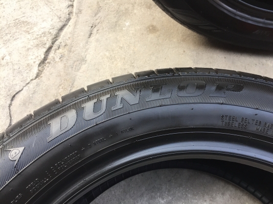 ยาง Dunlop 205-55-16 ปี 15 ครบชุด 4 เส้น 3500  สภาพสวยๆไม่บวมไม่กินข้าง ดอกยางเหลือเยอะเอาไปวิ่งกันใด้อีกยาวค่ะ