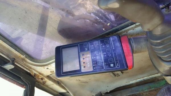 ขาย!! &gt;&gt;&gt; Komatsu Pc200 รุ่น 5 คอนโทรนสั้น &lt;&lt;&lt; เบอร์ติดต่อ 098-7155789