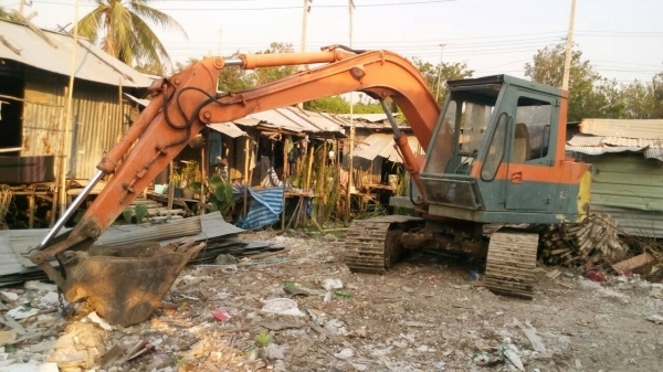 ขายรถแมคโค โคมัสสุ PC-60-1 สภาพสวยเดิมๆ เก่านอก มีลายแย็ก ติดตั้งจากนอก ขายไม่แพงครับสนใจเอาไปใช้รีบนะครับ