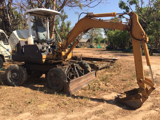 KOMATSU PW30-1 สองเพลา 195,000 บาท เครื่องดี ปั้มแรง สภาพพร้อมใช้งาน เอกสารชื่อขาย