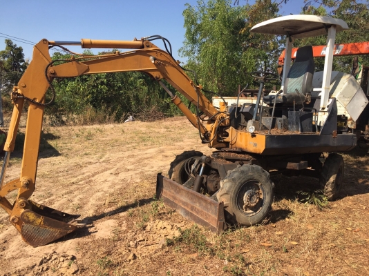 KOMATSU PW30-1 สองเพลา 195,000 บาท เครื่องดี ปั้มแรง สภาพพร้อมใช้งาน เอกสารชื่อขาย