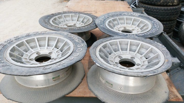 ขายล้อ เอนไก  บาจา  เก่าญี่ปุ่น ไม่เคยใช้งานในไทย ขอบ15 กว้าง.7นิ้ว 5/139  ใส่เบี้ยน วีทาร่า ได้  สภาพเดิมๆ ไม่มีเบียด