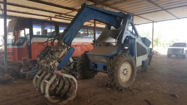 ขาย รถคีบ 3 ล้อ เครื่อง ISUZU 85 แรงม้า ปั้มดี ยางเต็ม รถใช้งานได้ดีครับ