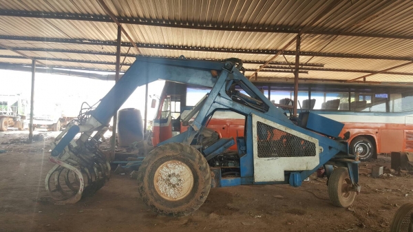 ขาย รถคีบ 3 ล้อ เครื่อง ISUZU 85 แรงม้า ปั้มดี ยางเต็ม รถใช้งานได้ดีครับ