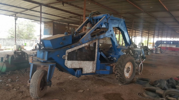 ขาย รถคีบ 3 ล้อ เครื่อง ISUZU 85 แรงม้า ปั้มดี ยางเต็ม รถใช้งานได้ดีครับ