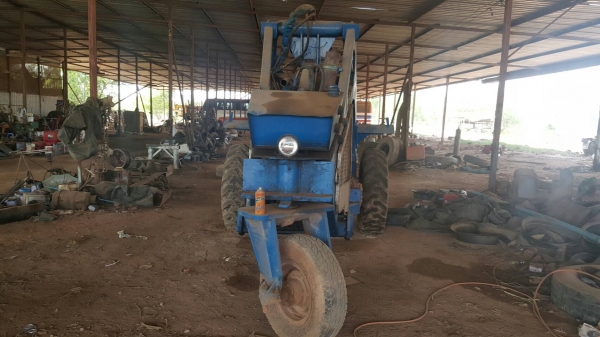 ขาย รถคีบ 3 ล้อ เครื่อง ISUZU 85 แรงม้า ปั้มดี ยางเต็ม รถใช้งานได้ดีครับ