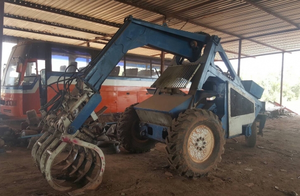 ขาย รถคีบ 3 ล้อ เครื่อง ISUZU 85 แรงม้า ปั้มดี ยางเต็ม รถใช้งานได้ดีครับ