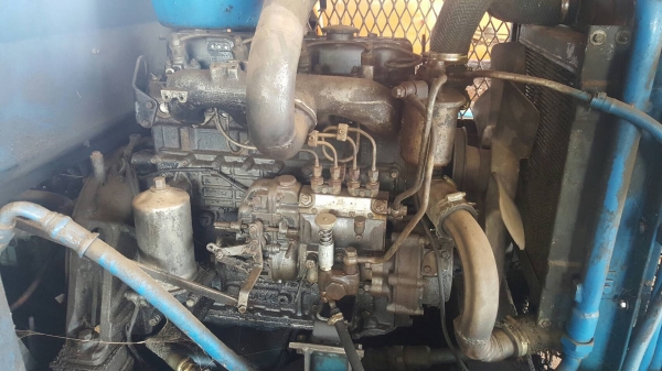 ขาย รถคีบ 3 ล้อ เครื่อง ISUZU 85 แรงม้า ปั้มดี ยางเต็ม รถใช้งานได้ดีครับ