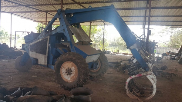 ขาย รถคีบ 3 ล้อ เครื่อง ISUZU 85 แรงม้า ปั้มดี ยางเต็ม รถใช้งานได้ดีครับ