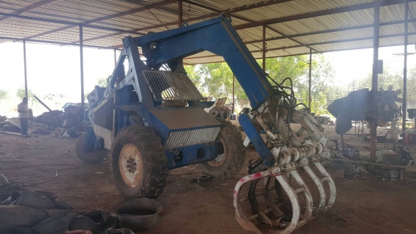 ขาย รถคีบ 3 ล้อ เครื่อง ISUZU 85 แรงม้า ปั้มดี ยางเต็ม รถใช้งานได้ดีครับ