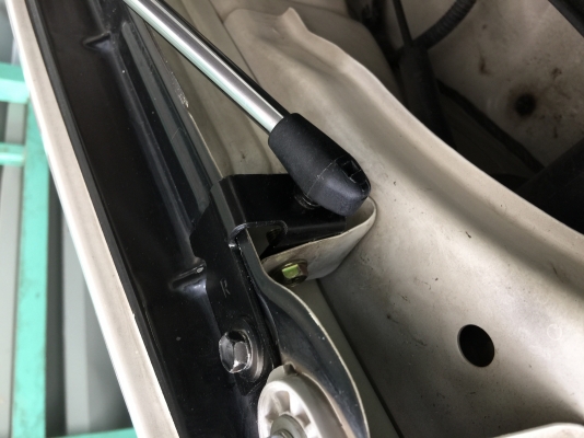 ขายโช๊คค้ำฝากระโปรงหน้า ISUZU D-MAX &amp; MU-X 2015