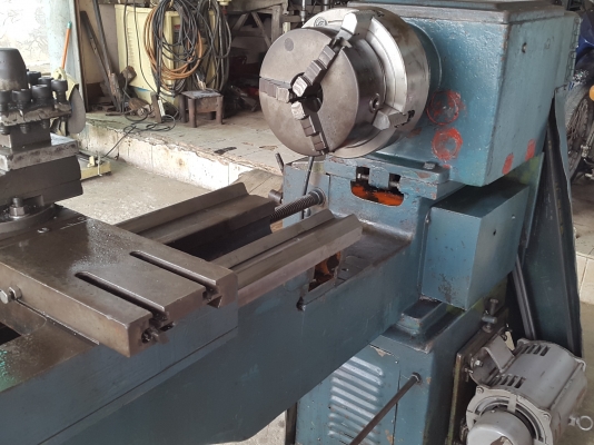 เครื่องกลึง 6 ฟุต 2 เพลา เกียร์บล็อก ยี่ห้อเชนเย่ พร้อมใช้งาน ไฟบ้าน สภาพสวยๆ 67,000