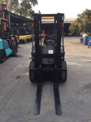 TCM FD25Z5 เครื่องดีเซล เกียร์ออโต้ เสาสูง3เมตร สนใจตืดต่อ083-062-0223(ปอน)