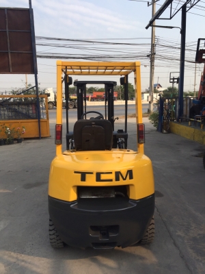 TCM FD25Z5 เครื่องดีเซล เกียร์ออโต้ เสาสูง3เมตร สนใจตืดต่อ083-062-0223(ปอน)