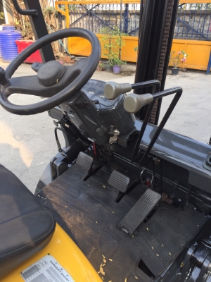 TCM FD25Z5 เครื่องดีเซล เกียร์ออโต้ เสาสูง3เมตร สนใจตืดต่อ083-062-0223(ปอน)