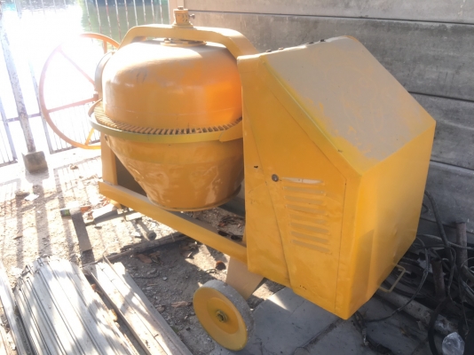 โม่ผสมปูน HITECH TYK MIXER เก่าเก็บเหล็กแข็งแรงมาก สภาพพร้อมใช้งาน (ไม่มีมอเตอร์)