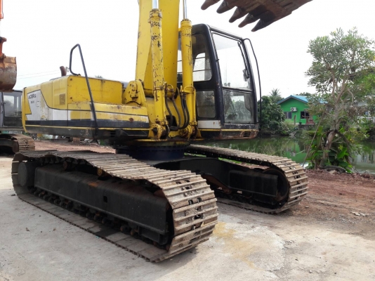 ขายKOBELCO SK200-1  มาร์คทรี  เก่านอก  สภาพดี  ไฟฟ้าครบ  เอกสารอินวอย  เครื่องปั๊มดี  ลองระบบกันได้ทุกวัน  โทร  089-3818694  ดวงนภา