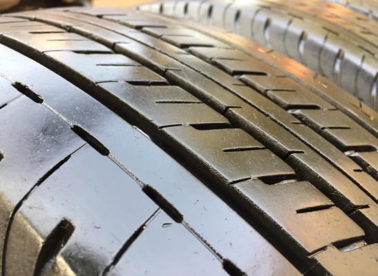 ยาง Bridgestone 215 70 15 กลางปี15 ดอกเต็ม ไม่มีปะ ใช้ยาว ราคาไม่แพง ยาง Bridgestone 215 70 15 กลางปี15 ดอกเต็ม ไม่มีปะ ใช้ยาว ราคาไม่แพง