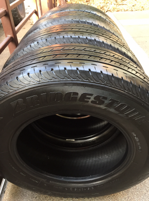 ยาง Bridgestone 215 70 15 กลางปี15 ดอกเต็ม ไม่มีปะ ใช้ยาว ราคาไม่แพง ยาง Bridgestone 215 70 15 กลางปี15 ดอกเต็ม ไม่มีปะ ใช้ยาว ราคาไม่แพง