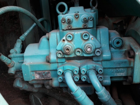 ขายKOBELCO SK100-3  มาร์คไฟว์  ซุปเปอร์  เก่าญี่ปุ่นแท้  สภาพสวย  3,XXX  ชั่วโมง  แทรค 60  ลองระบบกันได้ทุกวัน  โทร  089-3818694  ดวงนภา