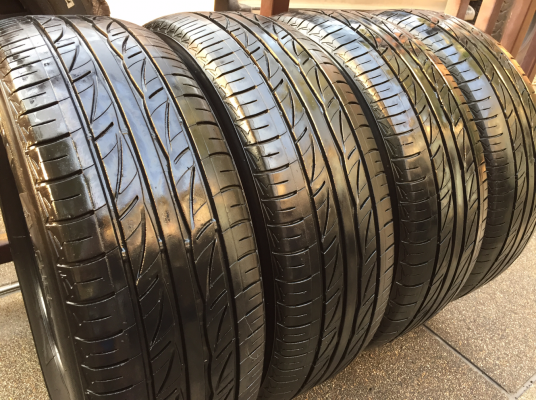 ยาง Firestone 215 60 16 กลางปี15 ดอกเต็ม ไม่มีปะ ใช้ยาว ราคาไม่แพง ยาง Firestone 215 60 16 กลางปี15 ดอกเต็ม ไม่มีปะ ใช้ยาว ราคาไม่แพง
