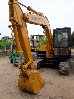 ขาย KOMATSU PC60-5  สภาพสวย  เครื่องปั๊มดี   เอกสารครบ  ลองระบยกันได้ทุกวัน  โทร  089-3818694  ดวงนภา