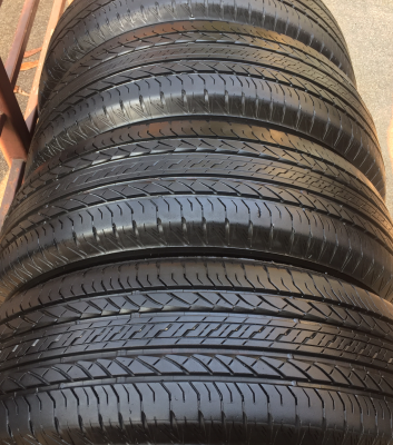 ยาง Bridgestone 225 65 17 ปี14 ดอกเยอะ พร้อมใช้งาน ราคาไม่แพง