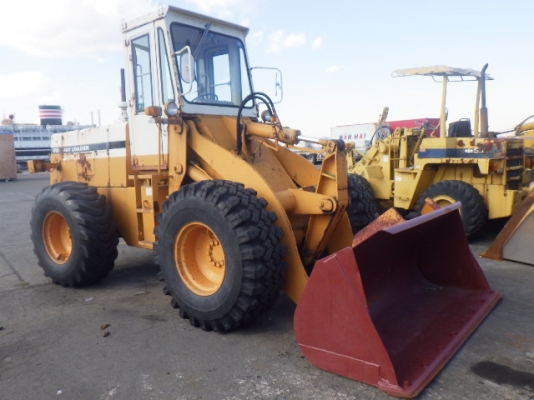 ขายรถตัก ยี่ห้อ KOMATSU รุ่น515 ขายรถตัก ยี่ห้อ KOMATSU รุ่น515