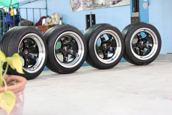 ขายล้อ WELD ขอบ 17 ชุดละ 10,800 บาท