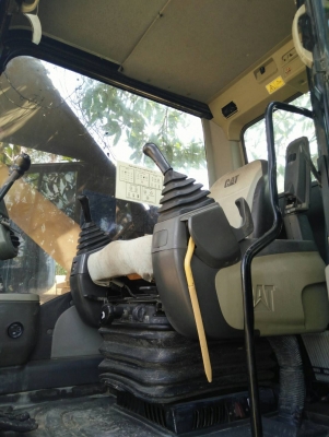 แบคโฮ CAT 330E