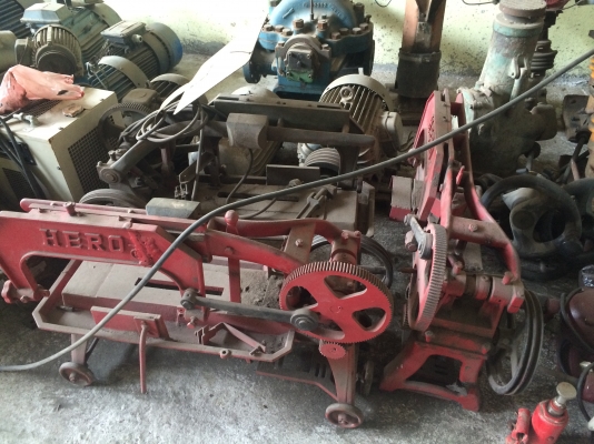 ขายเลื่อยHeroเก่าเก็บพร้อมใช้1ตัวอีก2ตัวขาดมอเตอร์ใส่มอเตอร์ใช้ได้เลยครับราคา3ตัว14000