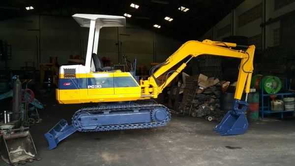 ขาย รถขุด KOMATSU รุ่น PC30-6- มือสองญี่ปุ่น แทรกเหล็ก สลัก บูท เอวแน่น 100\% สวย พร้อมใช้งาน มือถือ/LINE ID : 0818753444 ขาย รถขุด KOMATSU รุ่น PC30-6- มือสองญี่ปุ่น แทรกเหล็ก สลัก บูท เอวแน่น 100\% สวย พร้อมใช้งาน มือถือ/LINE ID : 0818753444