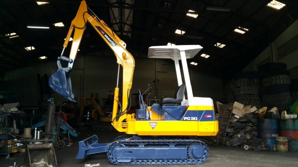 ขาย รถขุด KOMATSU รุ่น PC30-6- มือสองญี่ปุ่น แทรกเหล็ก สลัก บูท เอวแน่น 100\% สวย พร้อมใช้งาน มือถือ/LINE ID : 0818753444 ขาย รถขุด KOMATSU รุ่น PC30-6- มือสองญี่ปุ่น แทรกเหล็ก สลัก บูท เอวแน่น 100\% สวย พร้อมใช้งาน มือถือ/LINE ID : 0818753444