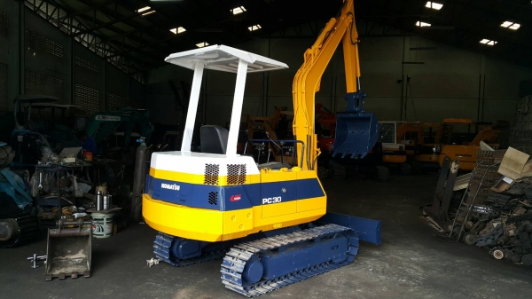 ขาย รถขุด KOMATSU รุ่น PC30-6- มือสองญี่ปุ่น แทรกเหล็ก สลัก บูท เอวแน่น 100\% สวย พร้อมใช้งาน มือถือ/LINE ID : 0818753444 ขาย รถขุด KOMATSU รุ่น PC30-6- มือสองญี่ปุ่น แทรกเหล็ก สลัก บูท เอวแน่น 100\% สวย พร้อมใช้งาน มือถือ/LINE ID : 0818753444