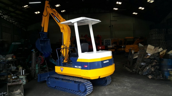 ขาย รถขุด KOMATSU รุ่น PC30-6- มือสองญี่ปุ่น แทรกเหล็ก สลัก บูท เอวแน่น 100\% สวย พร้อมใช้งาน มือถือ/LINE ID : 0818753444 ขาย รถขุด KOMATSU รุ่น PC30-6- มือสองญี่ปุ่น แทรกเหล็ก สลัก บูท เอวแน่น 100\% สวย พร้อมใช้งาน มือถือ/LINE ID : 0818753444