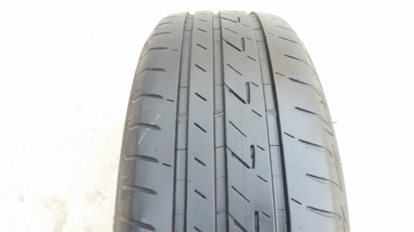 ขายยาง195/65/15 ปี 15 BRIDGESTONE EP200 2 เส้น