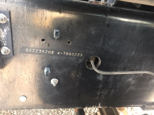 10 ล้อหัวลาก 320 แรง ปี2549 แม็คโหลดแล้ว ไมล์ 5แสน รถสวยเดิมๆ